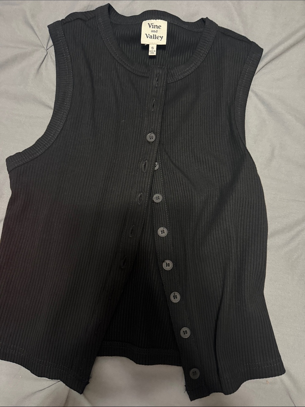 Vine and Valley Black Ribbed Button-Front Sleeveless Camisole